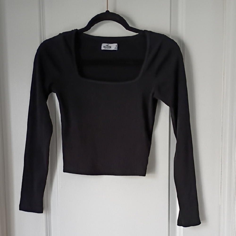 Hollister Square Neck Black Long-Sleeve Crop Top